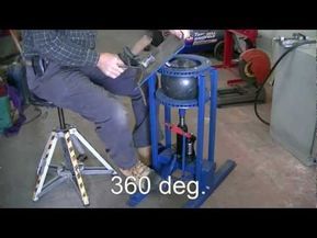 welding work table using bowling ball, disc brake, bottle jack. Very cool. Welding Training, Welding Tables, Welding Jobs, Welding Tips, Diy Welding, Welding Table, Welding Equipment, Metal Welding, Welding Tools