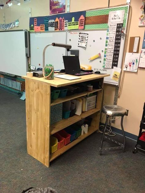 Classroom Decoration Ideas, Classroom Arrangement, Classroom Goals, Classroom Makeover, 4th Grade Classroom, 3rd Grade Classroom, Teacher Desk, 2nd Grade Classroom, Middle School Classroom