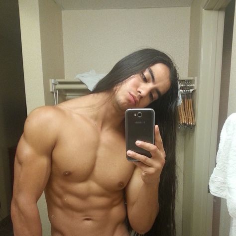 Leon Garcia - Acoma and Navajo Guy Abs, Perut Six Pack, Native American Men, Men Abs, Gym Guys, 남자 몸, Male Fitness Models, Aesthetic Guys, Muscular Men