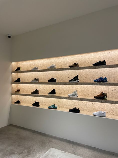 Notre Chicago. Kith. Shoe Store. Sneakers. Kith Store, Store Renovation, Polo Store, Shoe Store Design, Sneaker Displays, Minimalist Shopping, Minimalist Sneakers, Shoe Wall, Boutique Ideas