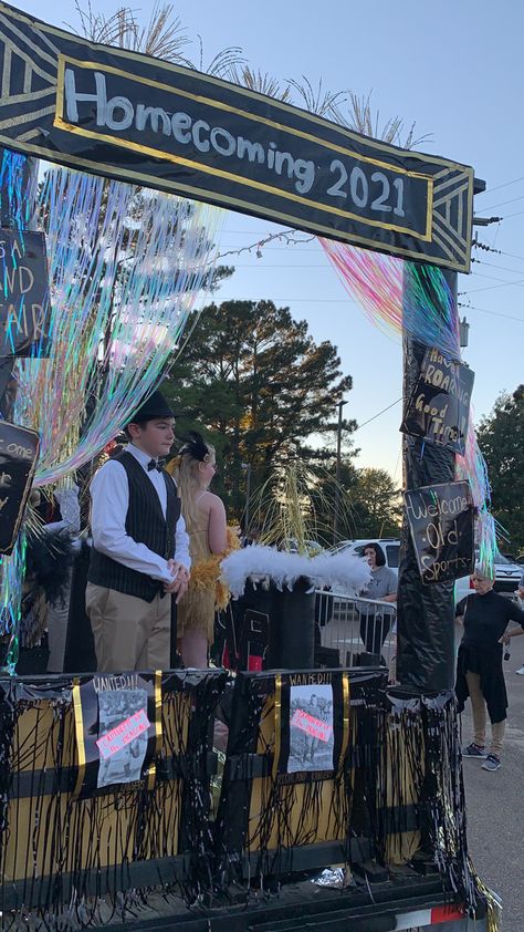 Roaring 20s Float Ideas, Hollywood Homecoming Float Ideas, Roaring 20s Parade Float, Hollywood Parade Float, Roaring 20s Homecoming Float, Great Gatsby Parade Float, Homecoming Float Ideas Movie Theme, Hollywood Homecoming Float, Homecoming Themes Floats