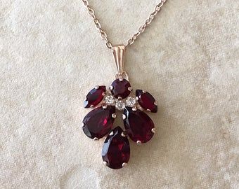 Mauve Earrings, Red Garnet Jewelry, Red Garnet Necklace, Wedding Rose Gold, Antique Silver Necklace, Leaves Vintage, Geode Jewelry, Names Unique, Wedding Rose