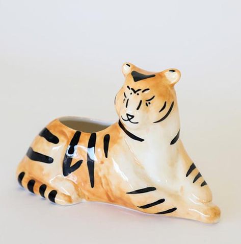 Tiger Ceramic, Cute Tiger, Animal Planters, Home Fix, Succulents Indoor, Decal Design, Best Candles, Ceramic Design, Orange Cat