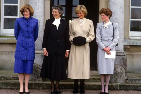 Princess Diana Sisters, Diana Sisters, Lady Sarah Mccorquodale, Diana Statue, Charles And Diana, Diana Spencer, Duchess Of Cornwall, Princesa Diana, God Parents