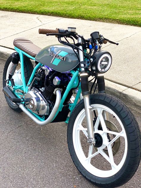 Suzuki Scrambler, Bullet Motorcycle, Motorcycle Build, Honda Dominator, Brat Bike, Suzuki Cafe Racer, Cafe Racer Moto, Tracker Motorcycle, Racer Motorcycle