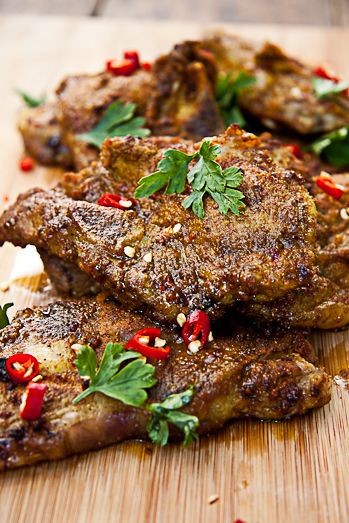 Indian Spiced Lamb Chops with Cucumber Salad Spiced Lamb, Lamb Chop Recipes, Mutton Recipes, Lamb Dishes, Munnar, Chops Recipe, Lamb Chops, Lamb Recipes, Indian Spices