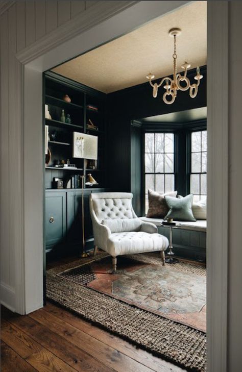 Home Library Design Ideas, Bungalow Living Room, Dark Green Rooms, Kate Marker Interiors, Dark Green Walls, Home Library Design, Classic Bedroom, White Farmhouse, Green Interiors