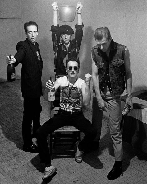 Bf Poses, Topper Headon, Rock Guys, Paul Simonon, Mick Jones, Around The Fur, Glitch Mode, 70s Punk, Joe Strummer