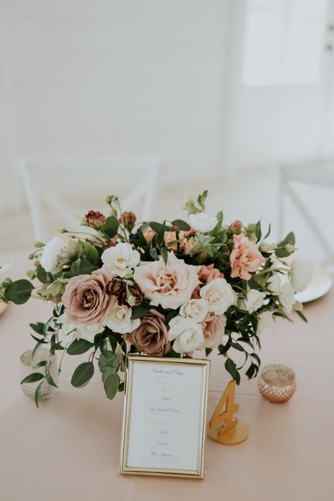 Outdoor Wedding Altars, Bridesmaid Dresses Sage, Greenery Decorations, August Wedding Colors, Sage Green Wedding Theme, Rose Wedding Theme, Dusty Rose Bridesmaid, Southern Farmhouse, Rose Floral Arrangements