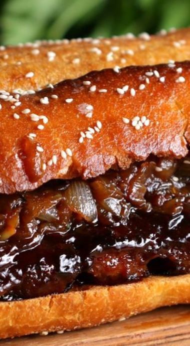 Bbq Rib Sandwich, Rib Sandwich Recipe, Sandwich Night, Crowd Recipes, Rib Sandwich, Smoked Beef Brisket, Low Carb Vegetarian Recipes, Bbq Food, Back Ribs