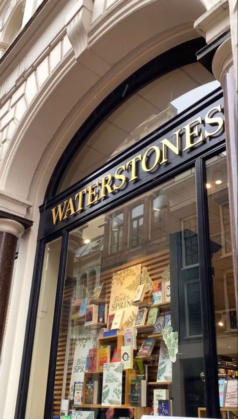 Amsterdam Bookstore, London Bookstore Aesthetic, Waterstones Bookstore, Waterstones Aesthetic, London Lifestyle Aesthetic, Waterstones London, Amsterdam Lifestyle, London Life Aesthetic, London Bookstore