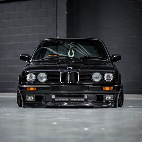 Bmw E30 M3 Aesthetic, Bmw E30 Black, Bmw Pictures, E30 Drift, Bmw Z1, Big Shark, Bmw E30 M3, Bmw Classic Cars, Car Backgrounds