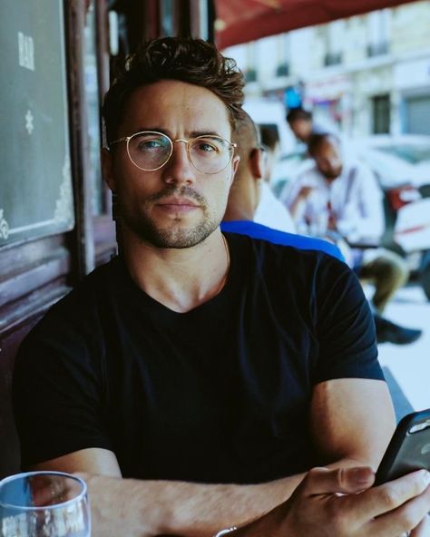 Poc Men, Glasses Photography, Stylish Glasses For Men, Hipster Glasses, Smart Casual Menswear, Mens Glasses Fashion, Hair Replacement Systems, Sport Hair, Men Photoshoot