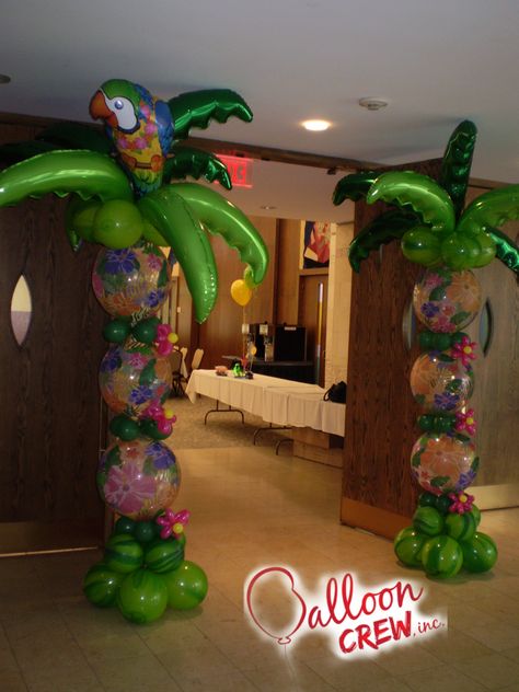 Balloon Palm Tree, Safari Balloon, Balloon Pillars, Tropical Theme Party, Hawaii Theme, Luau Party Decorations, Daisy Party, Hawaiian Luau Party, Hawaiian Birthday Party