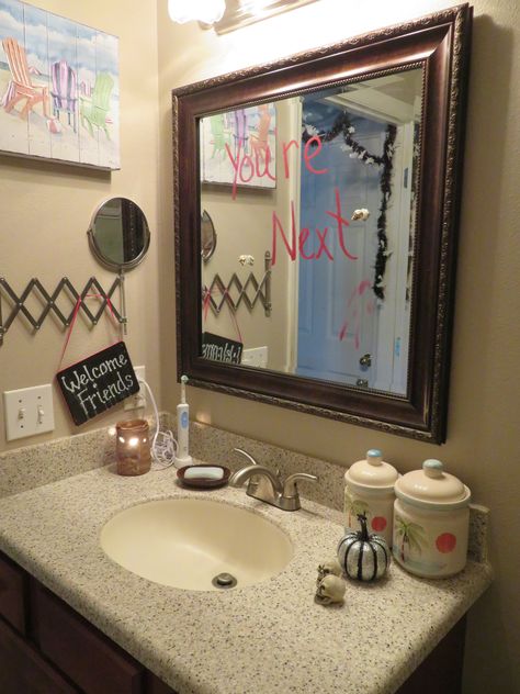 Halloween Bathroom Mirror, Halloween Decor Mirror, Halloween Mirror Writing, Halloween Toilet Decor, College Halloween Party Decorations, Mirror Halloween Decoration, Halloween Decorations Mirror, Halloween Restroom Decor, Halloween Mirror Ideas