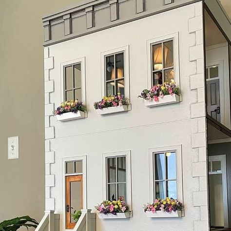 Townhouse Dollhouse, Apartment Dollhouse, Lps House, Dream Bigger, London Townhouse, Hampton House, Room Boxes, Best Windows, New York Apartment