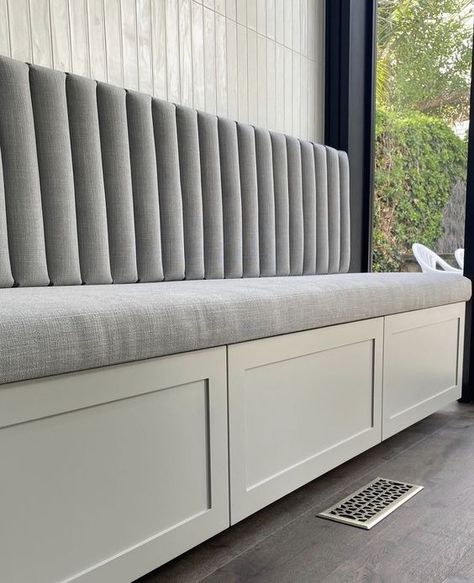 Built In Dining Bench, Nook Design Ideas, Coin Banquette, Booth Seating In Kitchen, Banquette Ideas, Dining Room Banquette, Built In Bench Seating, Nook Design, Resort Furniture