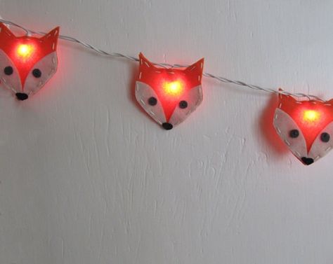 TUSTString lights Fox And Chicken, Fox Bedroom, Fox Quilt, Nursery Decor Woodland, String Lights In The Bedroom, Fox Baby Shower, Fox Nursery, Felt Fox, Nursery Night Light