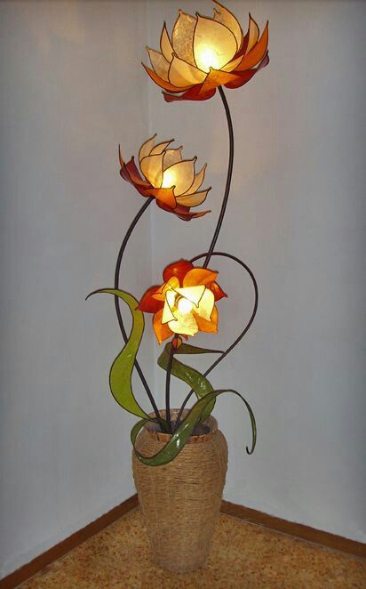 Pretty Floor Lamp Flower, Flower Lamps, Flower Floor Lamp, Rose Lamp, Lampe Art Deco, Vintage Industrial Lighting, Creative Lamps, 2 Flowers, Flower Lamp