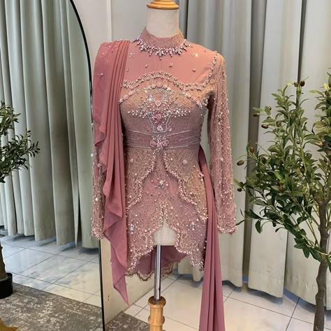 Kebaya Dusty Pink, Ootd Korean Style Hijab, Outfit Kebaya, Payet Kebaya, Renda Kebaya, Korean Style Hijab, Ootd Korean Style, Ootd Korean, Modern Kebaya