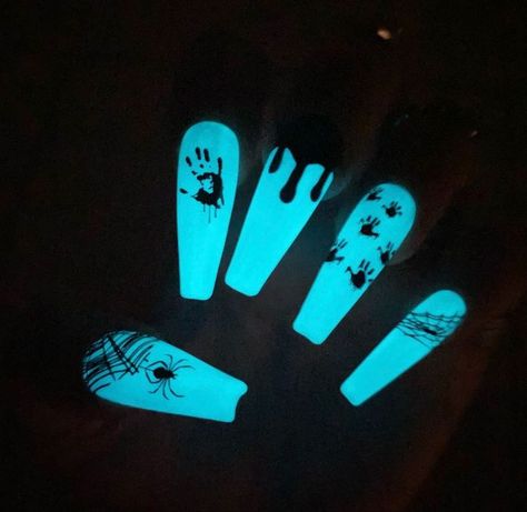 Glow In The Dark Halloween Nails, Pikachu Nails, Nails Spooky, Glow Halloween, Glow In The Dark Halloween, Holloween Nails, Halloween Press On Nails, Halloween Acrylic Nails, Art Deco Nails