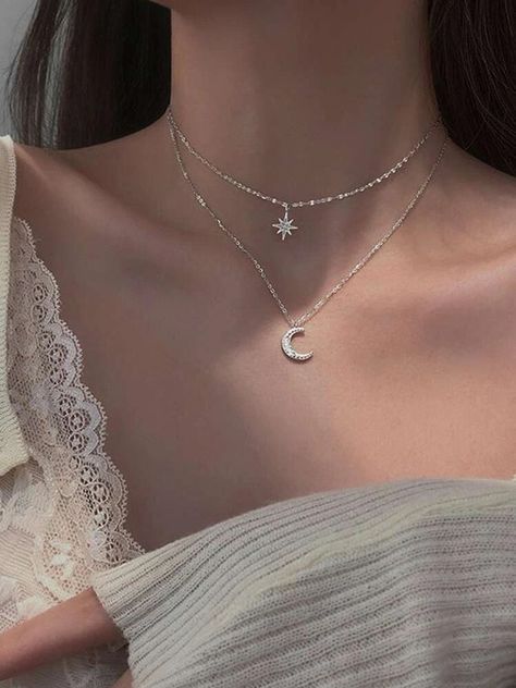 Layered Necklace Silver, Minimalist Necklace Silver, Moon Necklace Silver, Fancy Jewelry Necklace, Pretty Jewelry Necklaces, Star Necklace Silver, Layered Necklaces Silver, Moon And Star, Pretty Necklaces