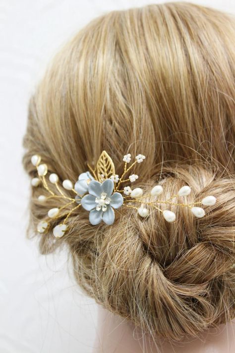 Blue Wedding Hair Pieces, Blue Bridal Hair Piece, Blue Hair Pins For Wedding, Blue Hair Clips Wedding, Green Wedding Hair, Blue Bridal Hair Clip, Blue Hair Pins, Blue Wedding Hair, Floral Hair Pieces