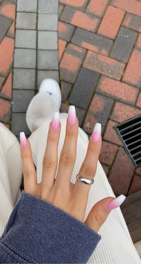 Dip Pink And White Nails, Ombre Neutral Nails, Almond Ombre Acrylic Nails, Sns Inspiration, Pink And White Almond Nails, Almond Nails Ombre, Pink White Ombre Nails, Ombré Almond Nails, Pink And White Ombré Nails