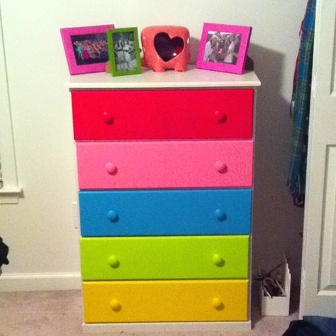 Rainbow Dresser, Dresser Design Ideas, Diy To Do When Bored, Cute Dresser Decor, Craft Ideas Simple, Space Saving Dresser, Rainbow Furniture, Girls Rainbow Bedroom, Closet Dresser