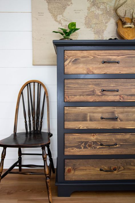 Dresser Diy, Dresser Refinish, Diy Dresser Makeover, Dresser Ideas, Refinishing Furniture Diy, Diy Furniture Makeover, Furniture Flipping, Furniture Flip, Furniture Flips