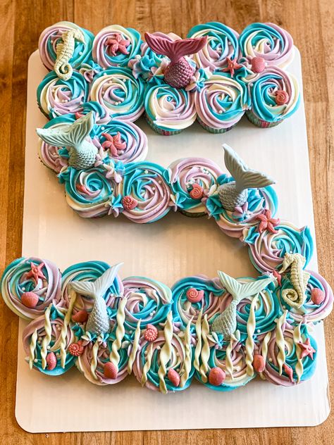 Mermaid Pull Apart Cupcakes, Mermaid Cupcakes Ideas, Mermaid Cupcake Cake, Shark Cupcakes, Birthday Luau, Ariel Birthday Party, Princess Mermaid, Mermaid Theme Birthday Party, Mermaid Cupcakes