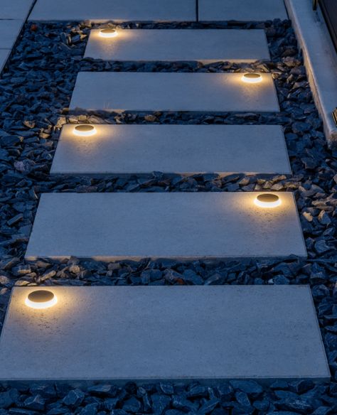 Modern Outdoor Garden Design, Paver Walkways To Front Door, Southwest Backyard, Walkway Pavers Ideas, Sauna Business, Pool Deck Lighting, Decking Lights, Deck Lighting Ideas, Outdoor Lighting Ideas Backyards