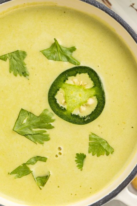 Rich, creamy, and perfectly spicy, this cream of jalapeño soup is absolutely delicious. Tangy creaminess balances plenty of peppery flavor. Cream Of Jalapeno Soup, Recipe Peppers, Creamed Soups, Healthy Delicious Soups, Soup Easy Healthy, Recipes Using Cream, Jalapeño Soup, Mexican Soups, Good Soups