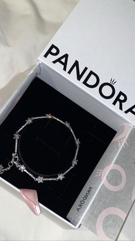 Pandora Summer, Pandora Bracelet Charms Ideas, Cute Promise Rings, Pandora Bracelet Designs, Expensive Jewelry Luxury, Luxe Jewelry, Jewelry Accessories Ideas, Summer Girl, Pandora Bracelet Charms