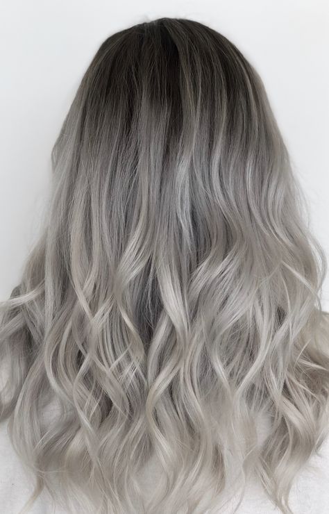 Silver Blonde Hair Balayage Dark Brown, Ashy White Hair, Cool Ash Blonde Hair Dark Roots, Brown Platinum Balayage, Light Grey Hair With Dark Roots, Ashy Hair With Lowlights, Platnium Hair Brown Girl, Balayage Hair Grey Ash Blonde, Ashy Hair Balayage