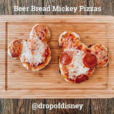 Disney Pizza, Halloween Pizza, Pizza Shapes, Cute Pizza, Pizza And Beer, Cookie Pizza, Beer Bread, Deli Food, Kids Party Food