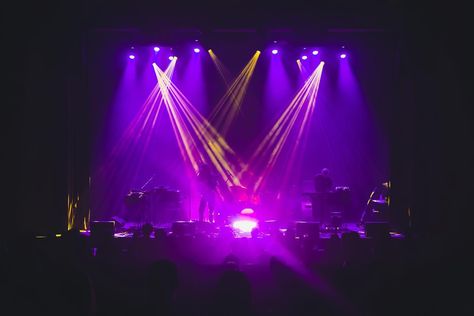 Stage lights are my weakness Pink Lighting, Reference Ideas, My Weakness, Stage Lights, Concert Aesthetic, Brain Rot, Stage Show, Purple And Yellow, April 27