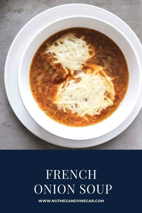 Classic French Onion Soup, French Onion Soup Recipe, Soup Appetizers, Onion Soup Recipes, Quick And Easy Soup, Onion Recipes, Dinner Appetizers, Hot Soup, Bowl Of Soup