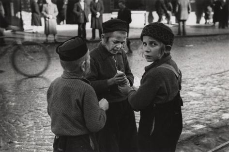 “The testament of Vishniac is the visual counterpart of the tradition of mystically inspired Jewish culture, a historical cycle that ends in tragedy. The ... Shot Film, The Magnificent Seven, Jewish Culture, Jewish History, Jewish Art, Old Photos, Art History, Paris, History