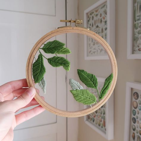 Embroidery Leaves, Embroidery Stitches Beginner, Simple Hand Embroidery Patterns, Embroidered Leaves, Embroidery Stitch, Handmade Embroidery Designs, Embroidery Stitches Tutorial, Hand Embroidery Projects, Creative Embroidery