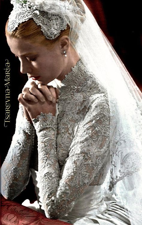 Princess Grace of Monaco Grace Kelly Wedding Dress, Grace Kelly Wedding, Helen Rose, Royal Wedding Gowns, Grace Kelly Style, Princess Grace Kelly, Estilo Real, Royal Brides, Wedding Gowns Vintage