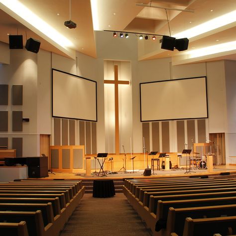 Speech clarity during worship or a sermon is necessary for church settings. Strategic placement of Broadway wall and ceiling panels can go a long way in creating a more comfortable listening environment. #acousticpanels #churchdesign #churchacoustics #acoustictreatment Industrial Church Design, Modern Church Interior, Sanctuary Decor, Record Studio, Church Sanctuary, Church Design Architecture, Gypsum Design, Barn House Kits, Acoustic Ceiling Panels