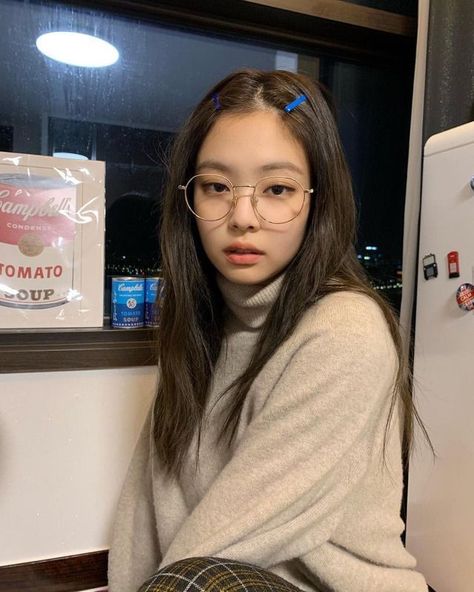 Lisa Rosé, Jennie Kim Blackpink, Jennie Lisa, 인물 사진, Blackpink Photos, Blackpink Fashion, Blackpink Jennie, Mbti, Lany