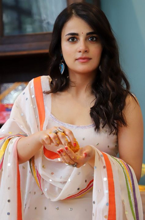 Radhika Madan Shiddat, Long Top Dress, Radhika Madan, Beauty Images, Celebrity Beauty, Bollywood Girls, Girl Body, Hottest Celebrities, Stylish Girl