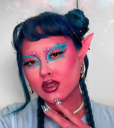 Doja Cat Alien Makeup, Planet Her Makeup, Space Makeup Alien, Alien Inspired Makeup, Alien Makeup Looks, Alien Halloween Makeup, Red Alien, Neo Punk, Halloweenský Makeup