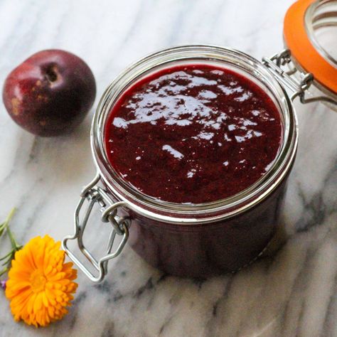 Luscious Slow Cooker Plum Butter Plum Butter, Lavender Jam, Peach Butter, Plum Recipes, Plum Jam, Jam And Jelly, Jams & Jellies, Jam Recipes, Lemon Curd