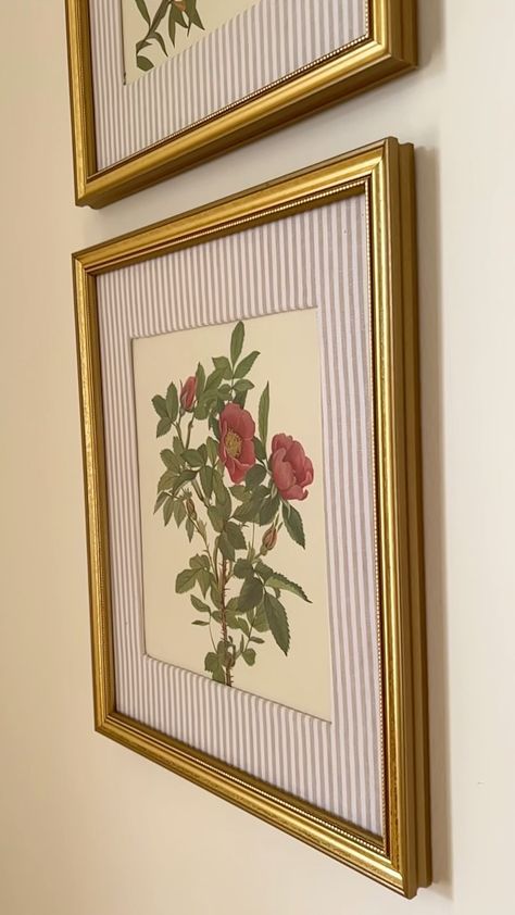 Diy Paint Frames Ideas, New Frame Design, Vintage Poster Frame, Photo Frame Bedroom, Vintage Wall Painting, Beautiful Photo Frames, Picture Wall Living Room, Framed Flowers, Floral Art Paintings