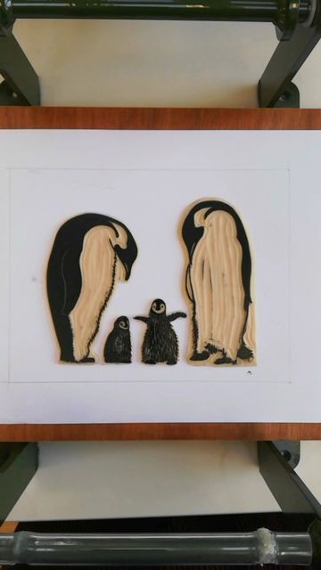 Penguin Lino Print, Penguin Linocut, Easy Lino Print Ideas, Print Carving, Linocut Inspiration, Linocut Printing, Linoleum Print, Print Christmas Card, Lino Prints