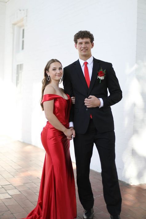 Prom Couples Red, Red Corsage Prom, Red Prom Couple Outfit, Red Prom Couple, Prom Couples Outfits, Red Prom Suit, Off The Shoulder Prom Dress, Prom Planning, Prom Dress With Split