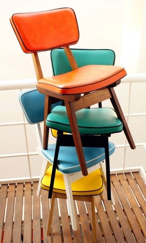 Love Chair, Old Chairs, Colorful Chairs, Funky Furniture, Retro Furniture, Antique Inspiration, Vintage Chairs, Retro Home, Take A Seat